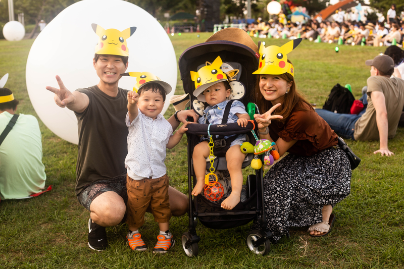 Illustration for article titled In Photos: 2,000 Dancing Pikachus (And Their Fans) Take Over Yokohama, Japan